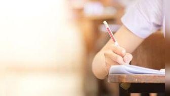 【とれないと内定取り消し？】銀行も証券も投資銀行志望者も全員避けては通れない、証券外務員って？