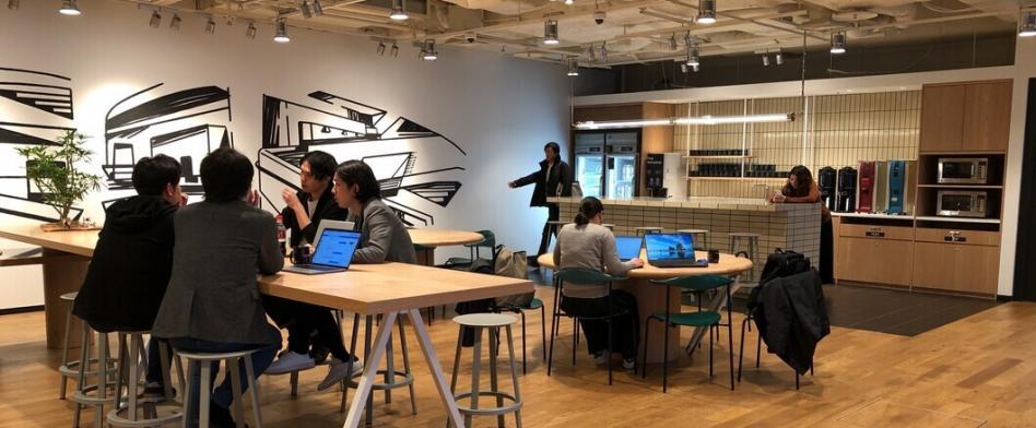 コロニーのヘッダー